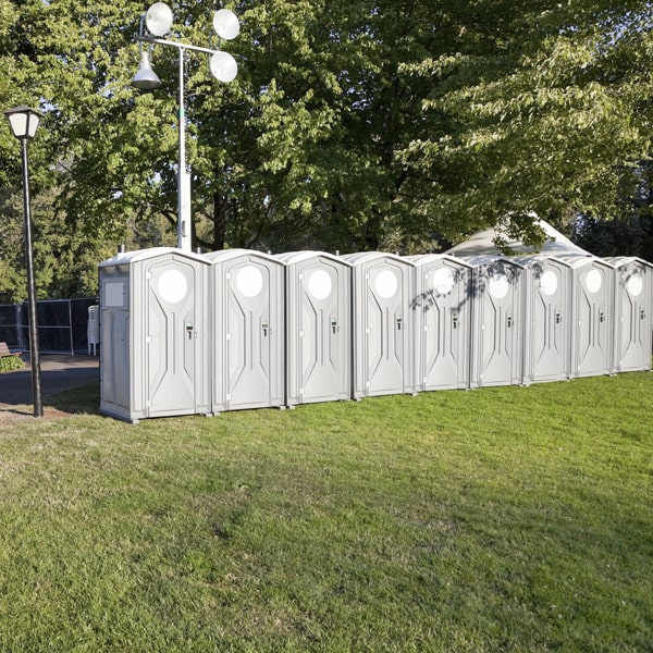 can portable sanitation services handle large crowds